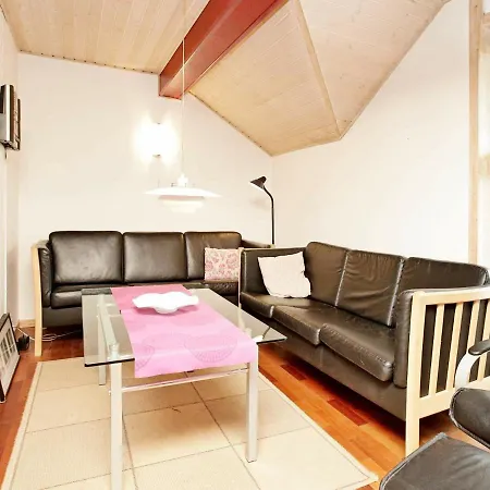 Four-bedroom Holiday In Henne 7 Hébergement de vacances Henne Strand