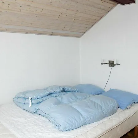 Four-bedroom Holiday In Henne 7
