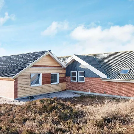 Four-bedroom Holiday In Henne 7 *