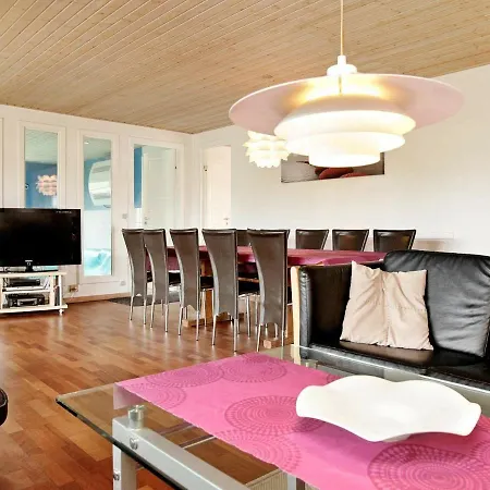 Four-bedroom Holiday In Henne 7 *